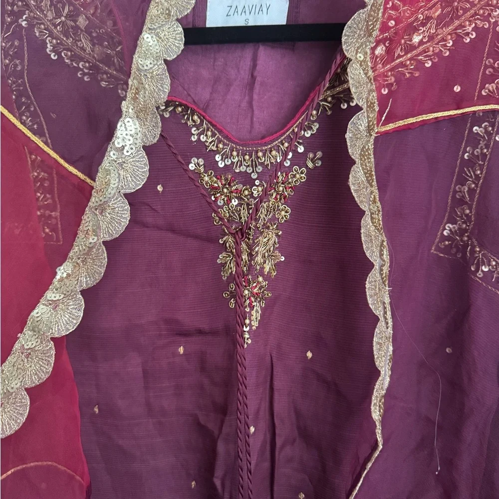 Zaaviay - Chic Burgundy and Gold Women's Suit ( Ranjhana -Three Piece) - Picture 2 of 14